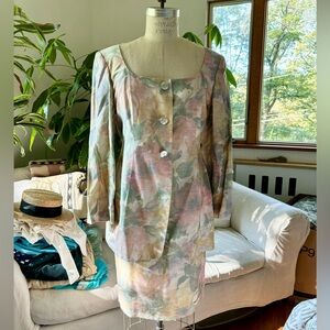 BADGLEY & MISCHKA pastel, floral-print, lined 2-Pc suit. Size 10. Gorgeous!